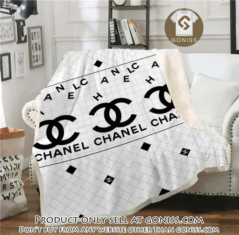 Chanel white fashion luxury brand fleece blanket comfortable blanket gn5454029